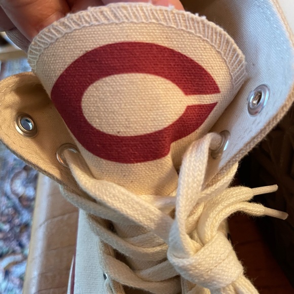 Rare New/never worn University of Chicago Sz 7.5 Converse Chuck Taylor Hi-Tops - Picture 6 of 8